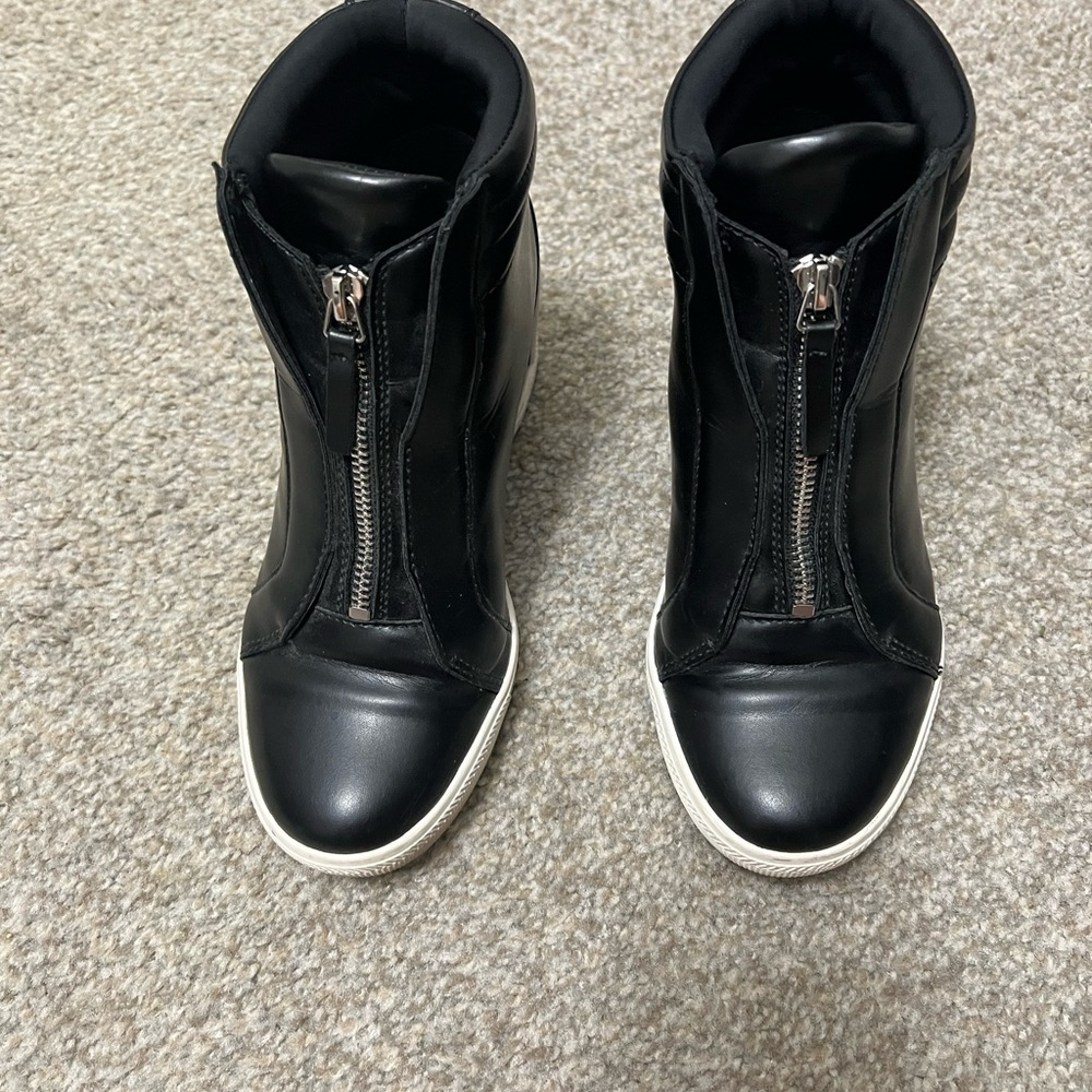 DKNY Wedges size 8